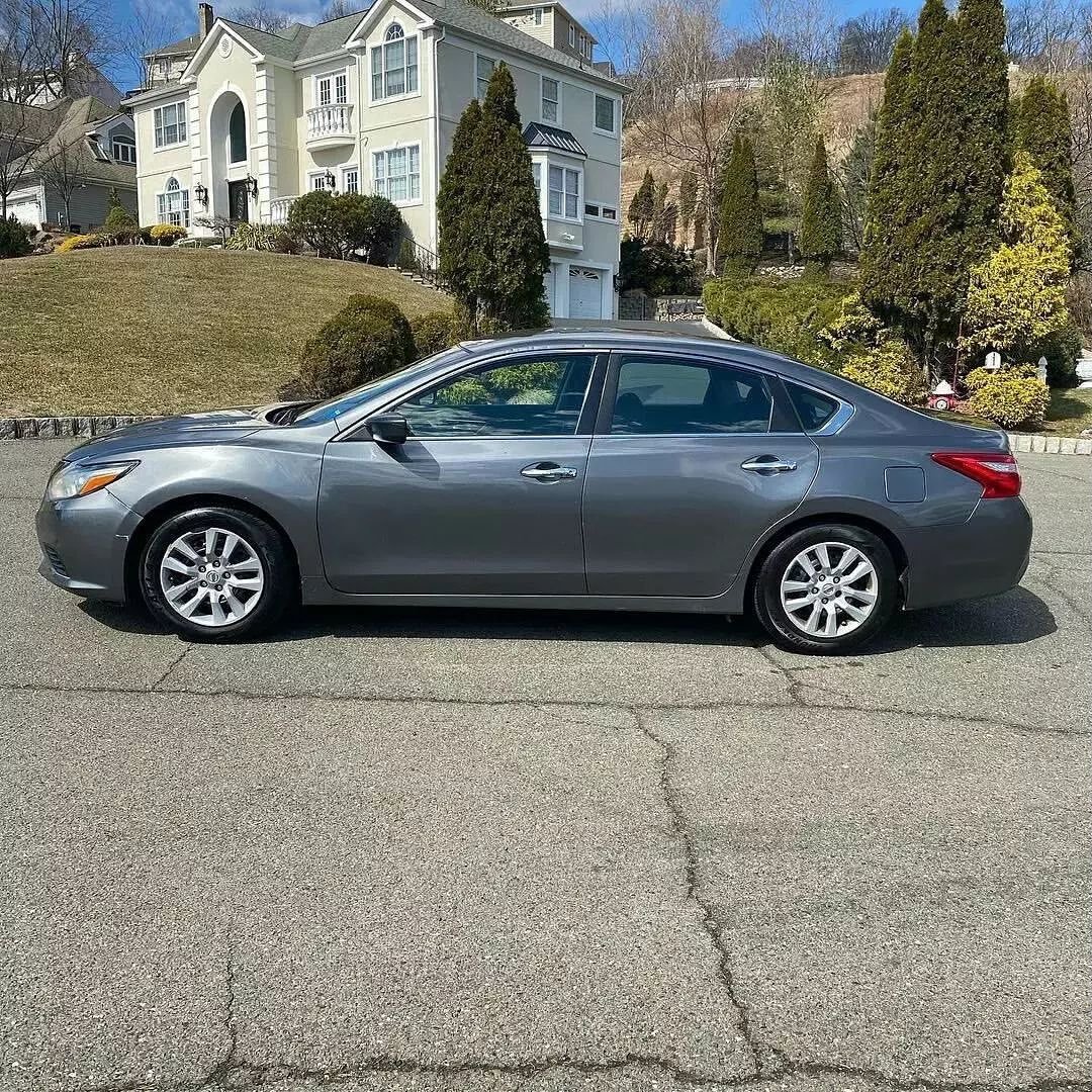 2016 Nissan Altima - Image 4